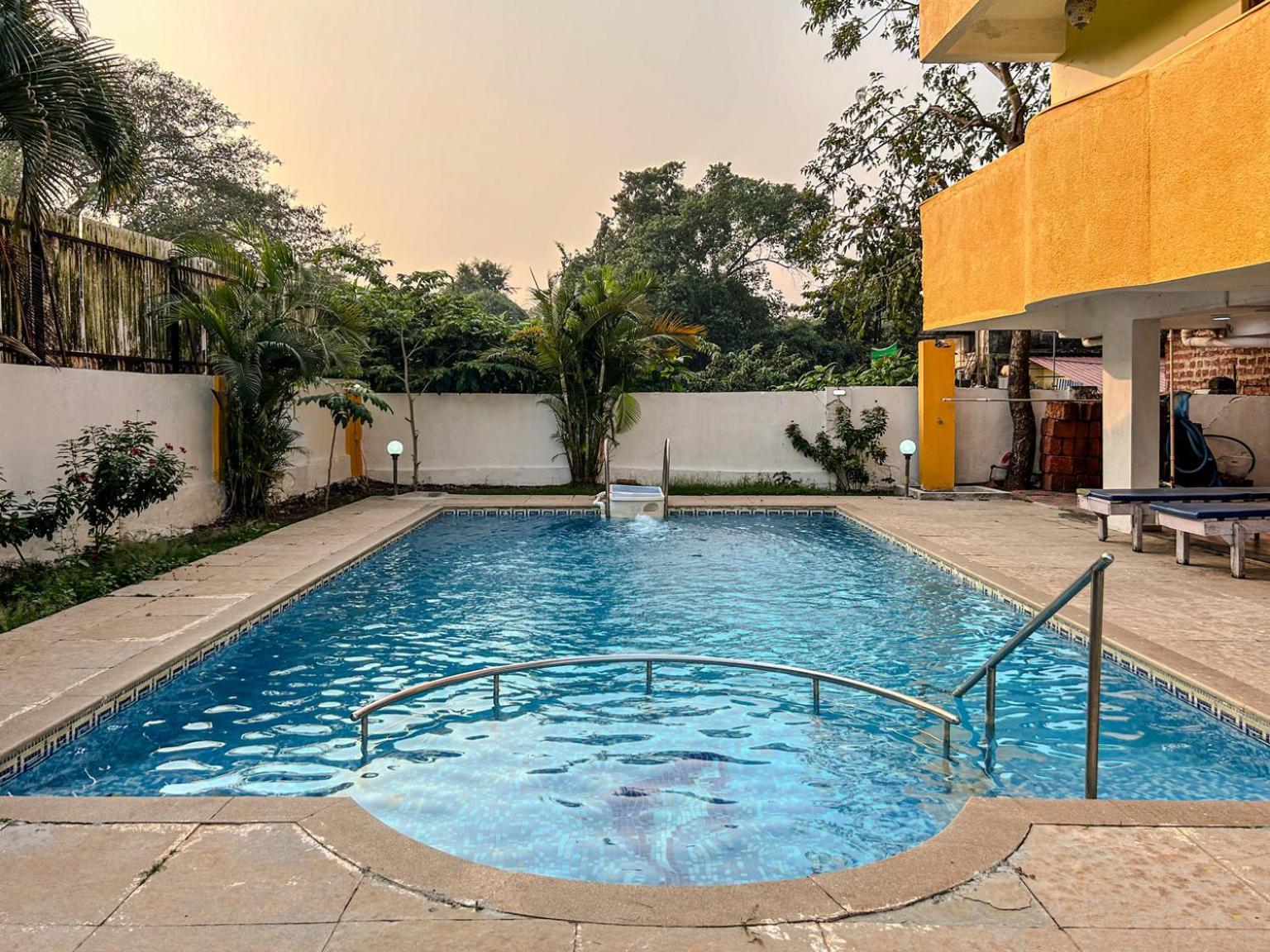 Отель La Costa Residency Анжуна Экстерьер фото