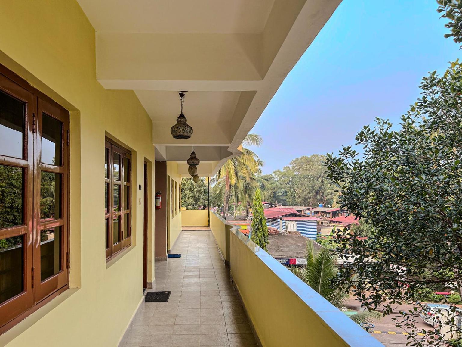 Отель La Costa Residency Анжуна Экстерьер фото