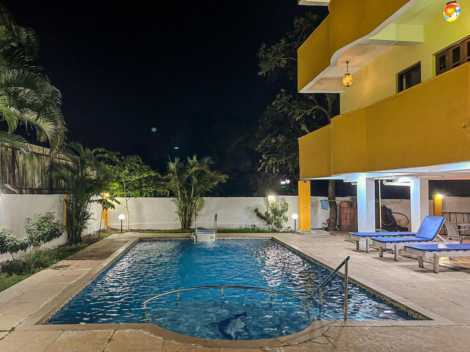 Отель La Costa Residency Анжуна Экстерьер фото