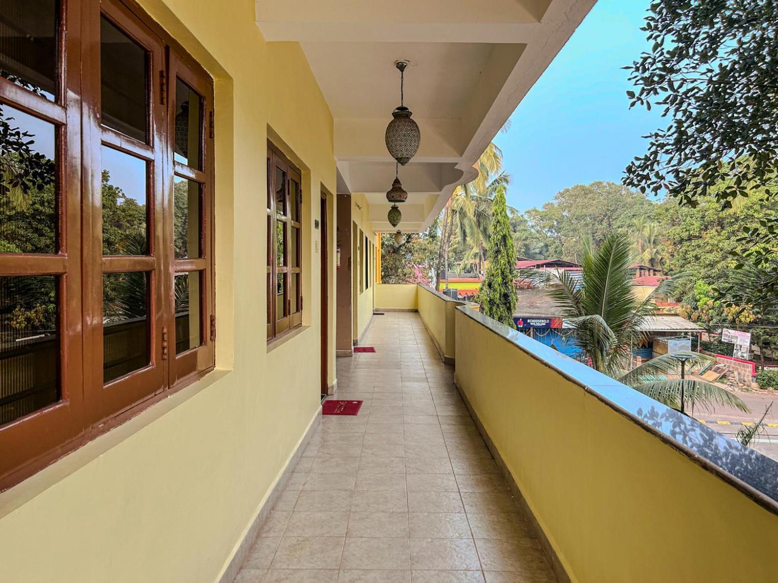 Отель La Costa Residency Анжуна Экстерьер фото