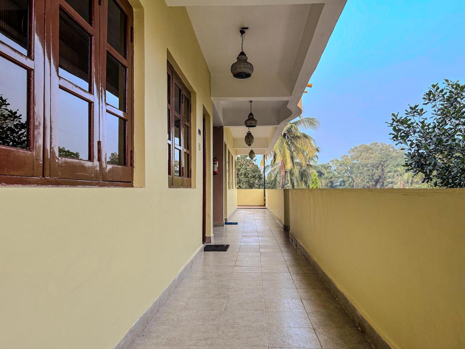 Отель La Costa Residency Анжуна Экстерьер фото