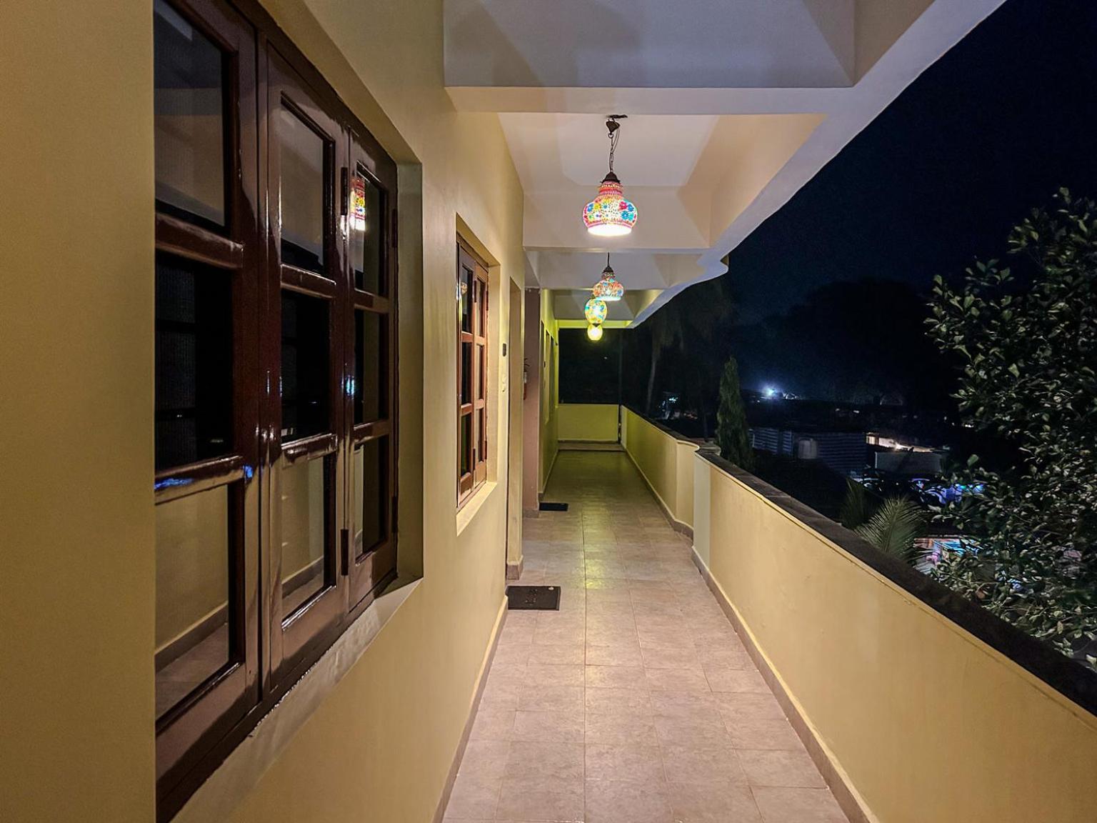 Отель La Costa Residency Анжуна Экстерьер фото