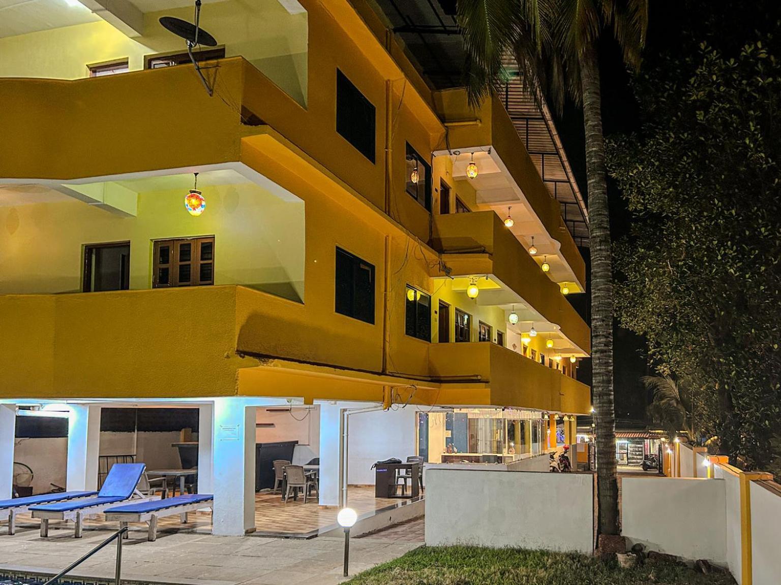 Отель La Costa Residency Анжуна Экстерьер фото