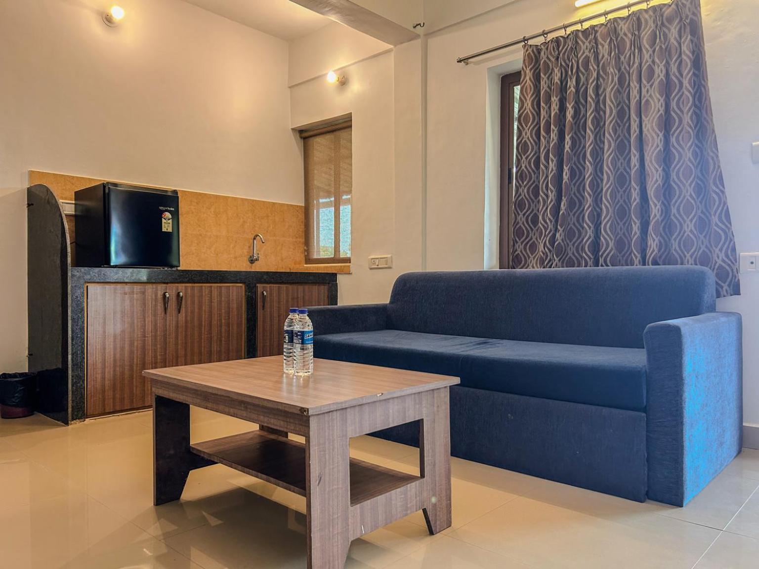 Отель La Costa Residency Анжуна Экстерьер фото